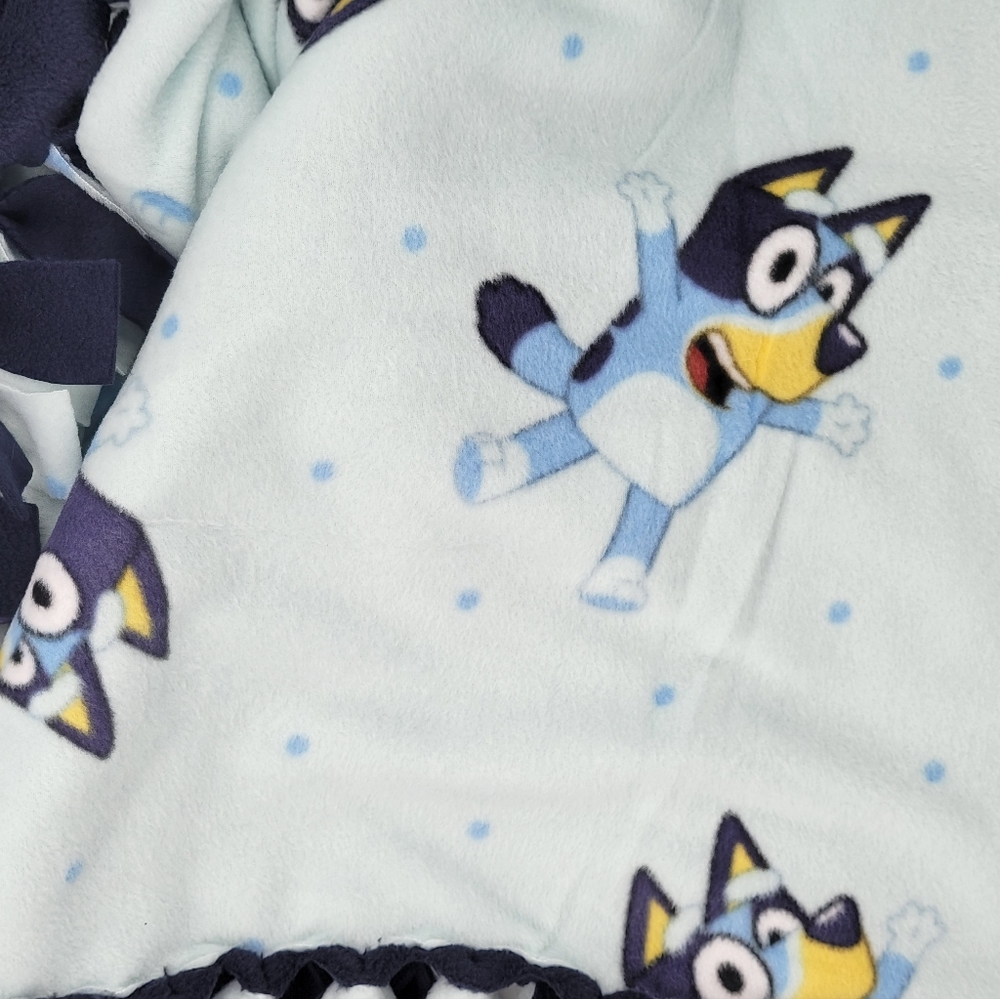 Bluey Toss Toddler Fleece Print blanket, No Sew Blanket, 56 x 65. - Picture 5 of 7
